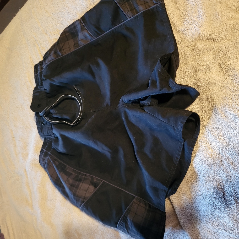 TYR Black Athletic Shorts Lightweight Mid-Thigh